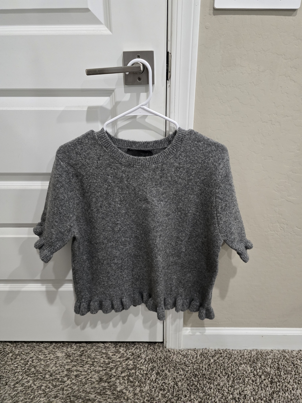 Zara Gray Short-Sleeve Scalloped Hem Knit Sweater